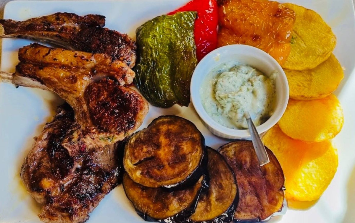 Le restaurant - Aznavour - Villars-les-Dombes - manger a VILLARS-LES-DOMBES